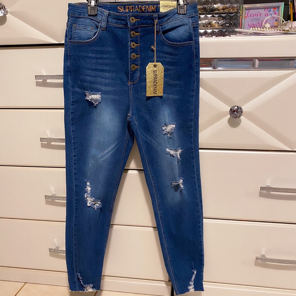 Woman’s distress High Rise cropped Jeans